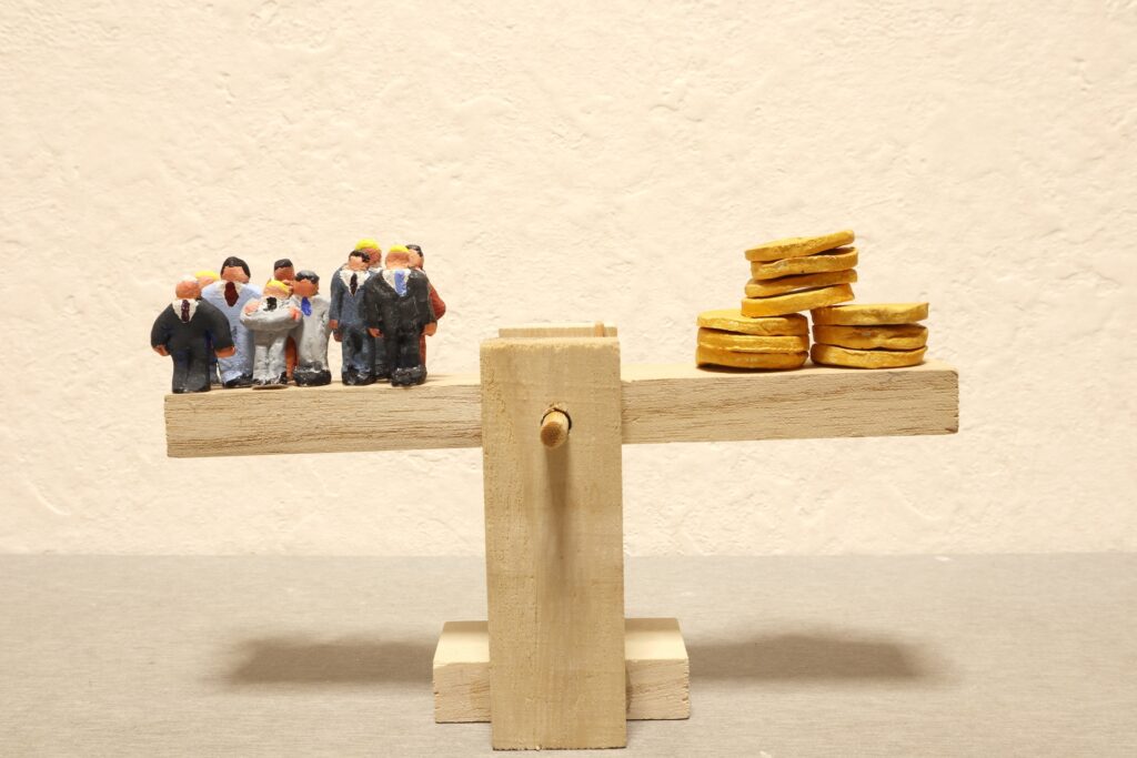 プレゼンティーイズムとアブセンティーイズムとは？企業が知っておくべき健康経営の課題