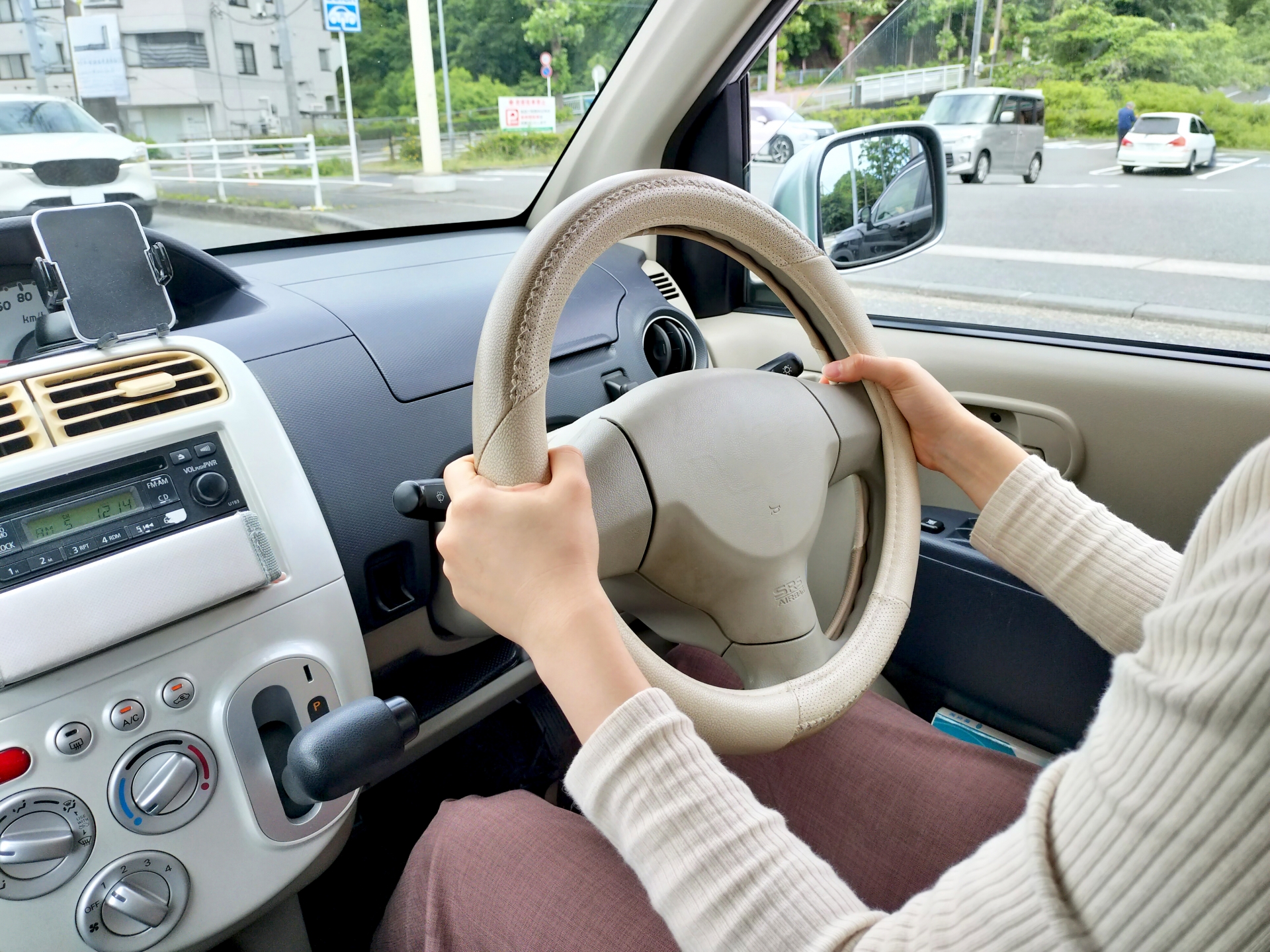 長距離運転でガチガチになった背中に。自宅でできるリリース術