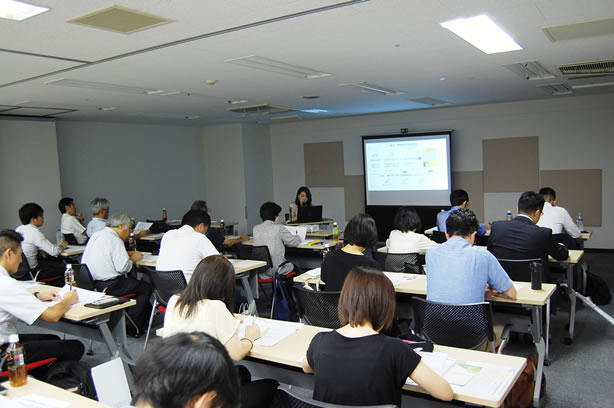 横浜健康経営認証制度についてのセミナー写真